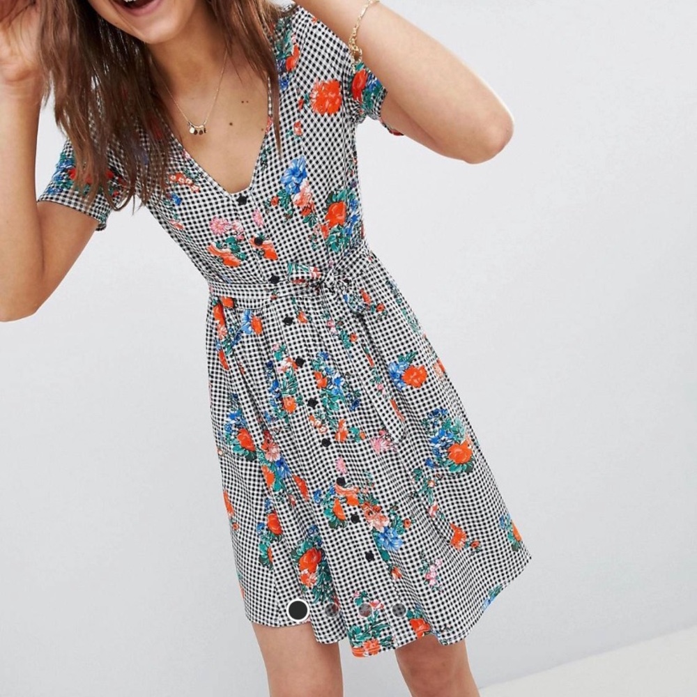 Gingham dress with floral design